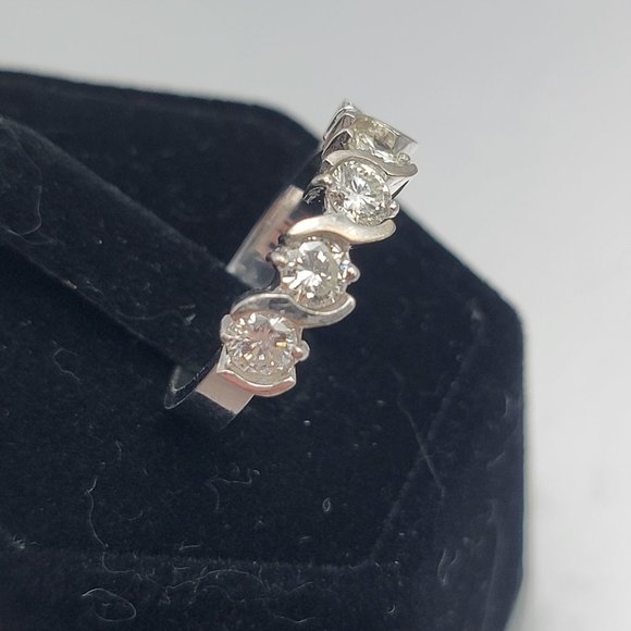 14K white gold 1.0 ctw VSI-VS2 Diamond Band Ring